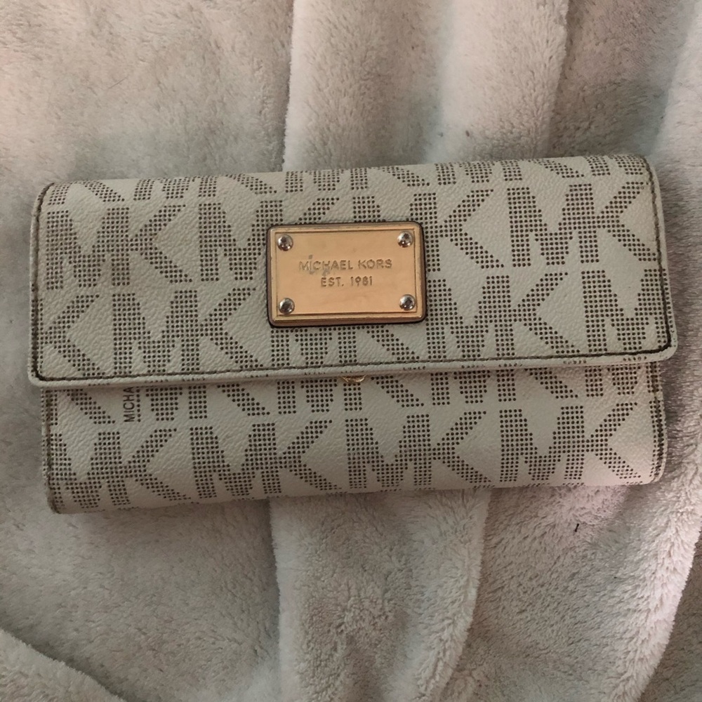 MICHAEL KORS Trifold Logo Wallet
